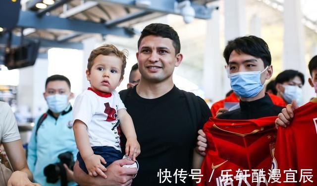 中超联赛|留洋大军再添一人,卡尔德克归化遇阻,泰山、海港国脚推迟报到
