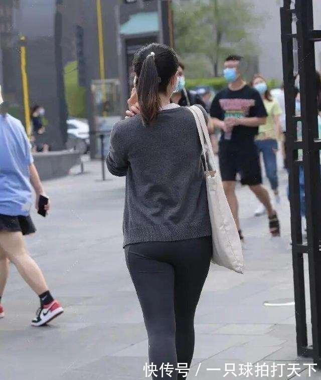 减龄 自信漂亮的打底裤装扮尽显甜美风格,美出自己的风格,青春减龄