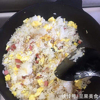 复赛|#圣迪乐鲜蛋杯复赛#香葱蛋炒饭