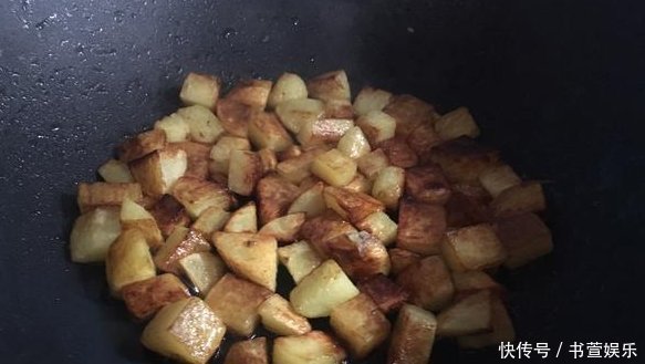美味佳肴|土豆和它是绝配,餐桌上的美味佳肴,而且做法原来这么简单