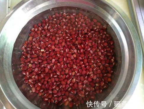 香芋丸子|天热，少吃西瓜多吃它，煮一煮放冰箱冷冻起来，随时吃随时取！