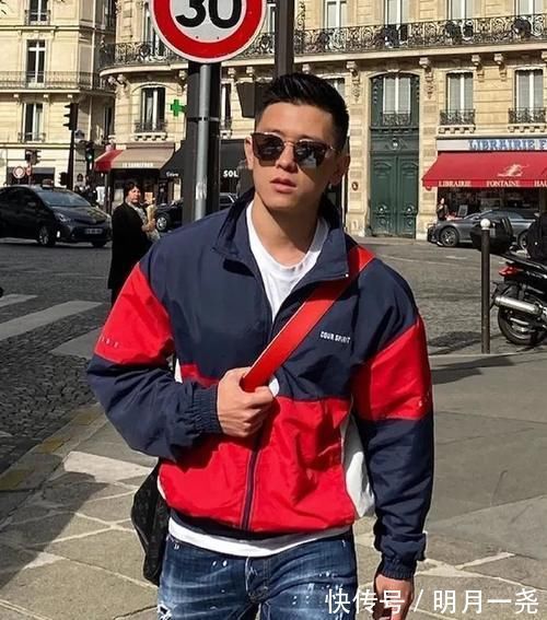 少年|肥胖少年逆袭成肌肉型男，胸肌饱满挺拔，一身腱子肉宛如雕刻