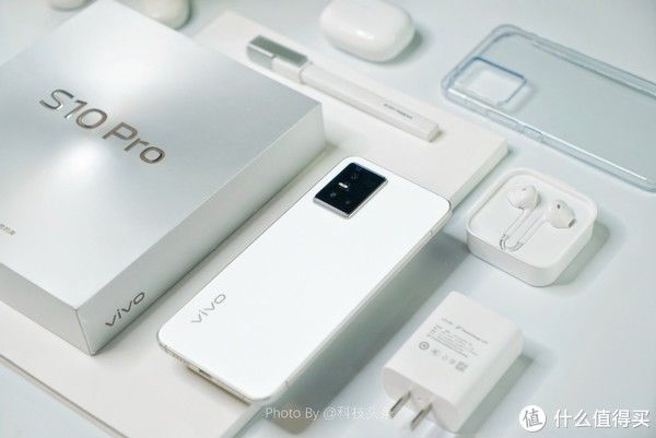 同款|蔡徐坤同款vivo S10 Pro首发评测：最强自拍+1亿像素，双面都好玩