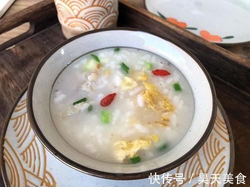 炖骨头汤,牢记“2不放”,骨汤浓白鲜美,味道香还无腥味