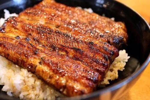 你吃过日式盖饭吗,都可以放在米饭上吃