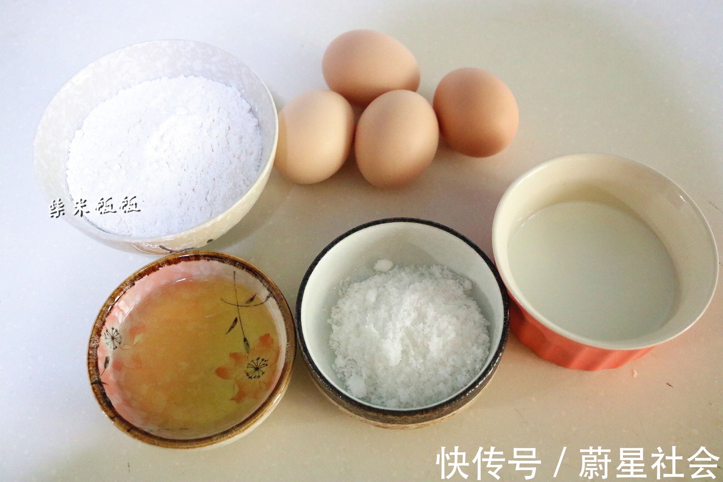 小饼|这饼太软了，女儿早餐爱吃它，做法也简单，有鸡蛋面粉就能做