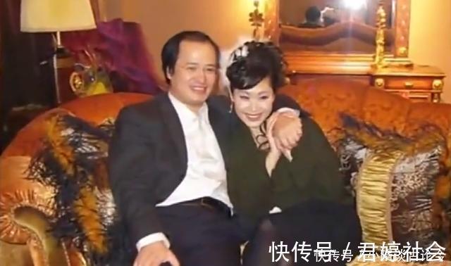 55岁于文华近况曝光太心酸午餐只吃馒头蘸酱,饭菜都要自己带