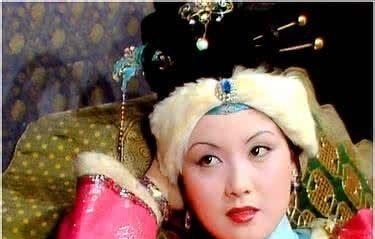 金陵十二钗&红楼梦里的王熙凤为什么不住在大观园 因为这就是真实的历史!