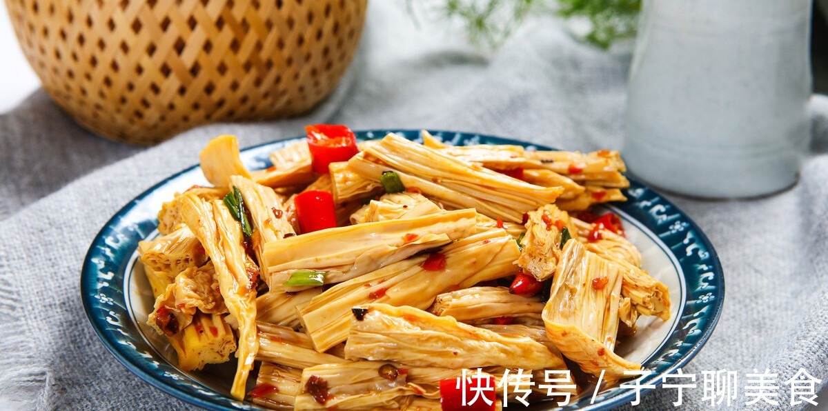 夹生|制作很简单，焯水后需要过凉水，炒之前加醋，腐竹好吃不夹生