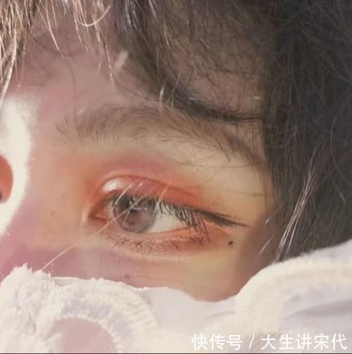 双眼皮|有这“3种眼型”的女生,几乎都是“高颜值”,“第3种”不常见