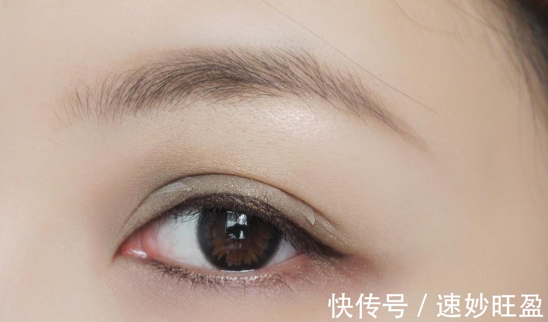 双眼皮|长期贴双眼皮贴的女生,后来怎么样了?教你一招避免眼皮松弛