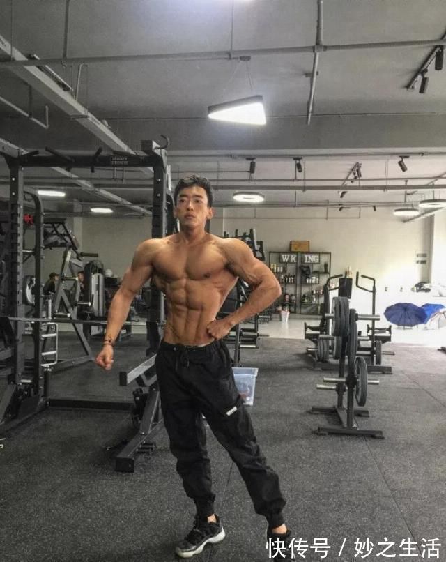 王浩洋|掉肌肉小毛睿变身龙战队成员，这个小伙够强