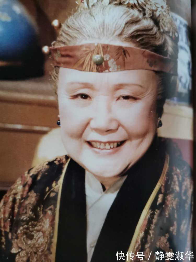 王熙凤|贾母特意给宝钗过生日,这背后的原因,黛玉不理解,王熙凤秒懂