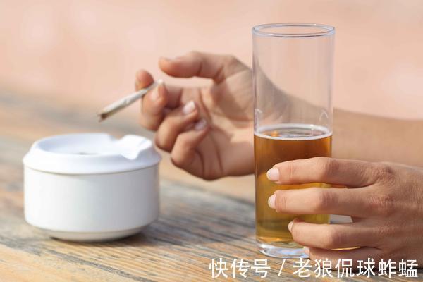 胆囊收缩机|这4个行为,或是肝病的导火索,若你有,及时改正,肝会感激你