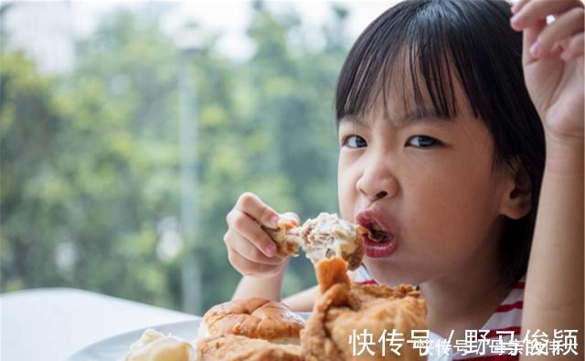 健康|你家孩子正在被“催熟”,预防孩子早熟,这些食品不要给孩子吃了