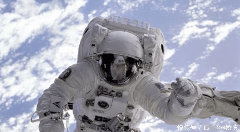 上天 前苏联“航空英雄”,上天之后国家没了,被遗忘在外太空311天