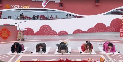 黄晓明缺席二次公演，那英还是没有选择张柏芝，姐姐2集体过大年