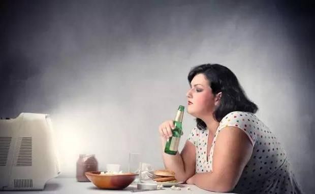 啤白|最好的解酒药,不是大蒜而是它,酒前嚼3粒,啤白混喝天亮都不醉