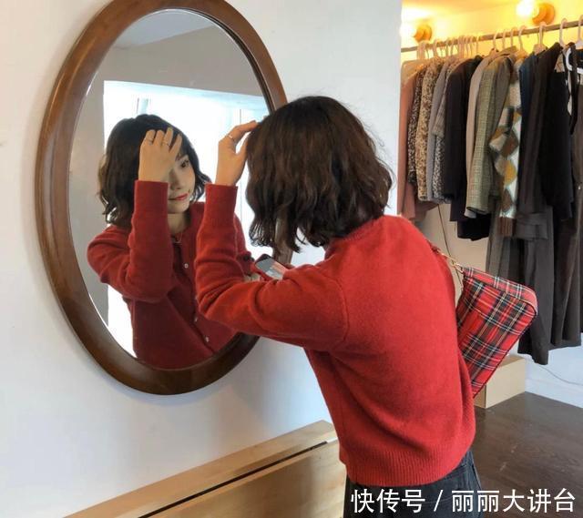 秋冬都在“剪短发”，超A女神范更有气质，基本都逃不出这4款发型