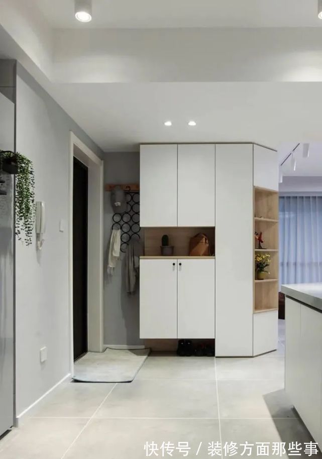 收纳|入户玄关这样设计,朋友被这1㎡惊艳到了,要跟着装