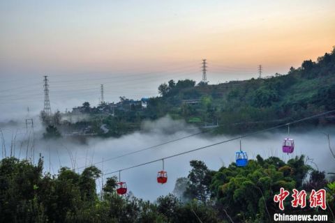  小镇|重庆沿江小镇出现壮观云海美景