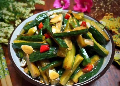 并发症|血压偏高的人，医生建议少吃这6种食物，看一下你家还有吗？