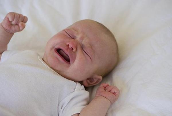 睡眠习惯|宝宝睡觉时出现这个表情,大脑发育多半已达标,看看你家娃有没有