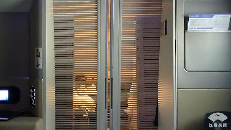 中年|拔草东航豪华头等舱传说中的丘比特大床房,飞行体验究竟如何