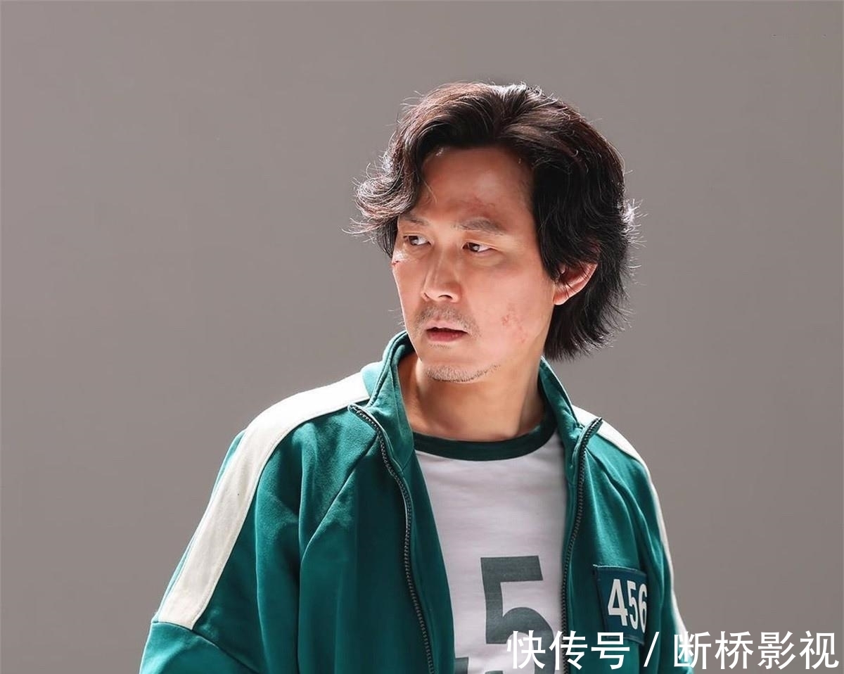 吳京|無語!韓國教授稱吳京穿的運動服抄襲《魷魚游戲》,并在網上銷售