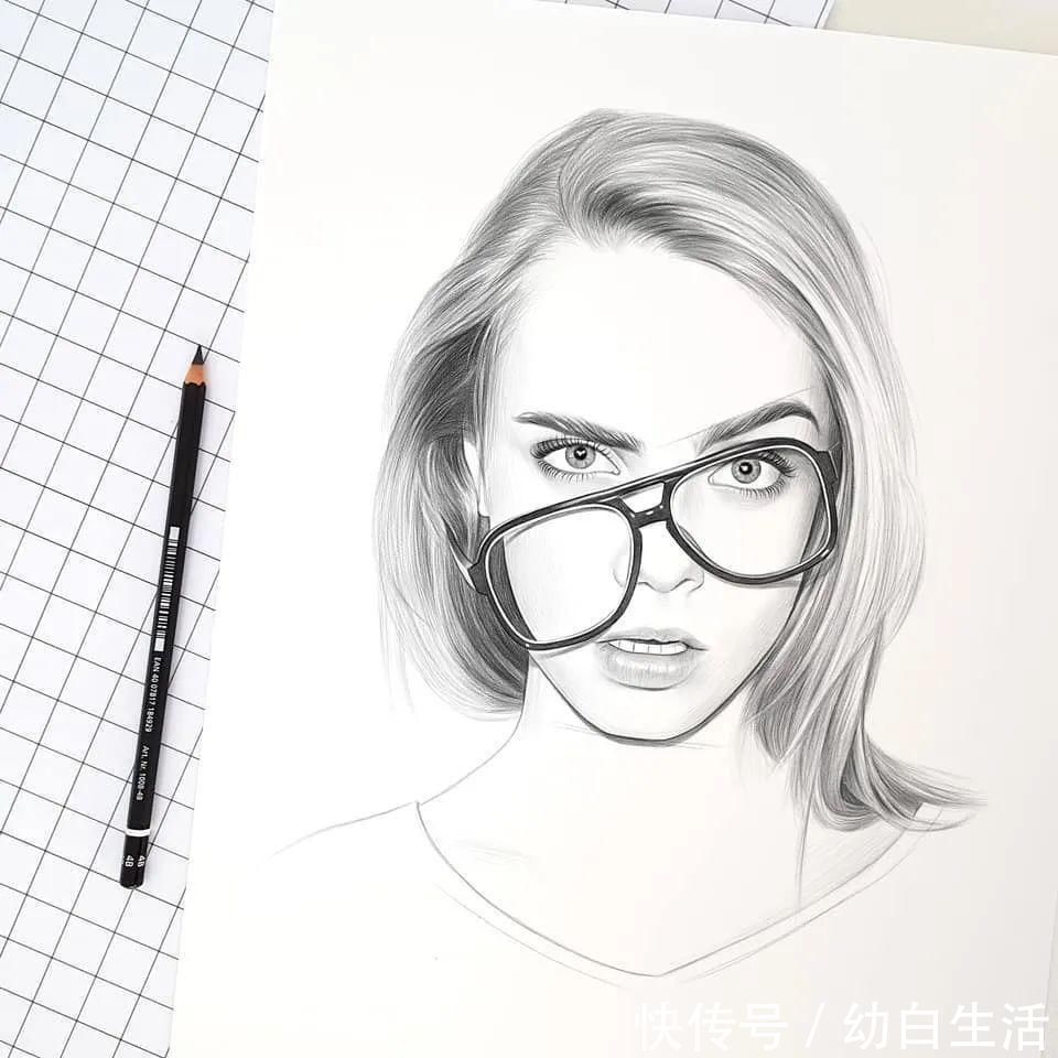 手绘$总被怼素描画得像头盔,瞧她用自动铅笔画,笔笔都是功力,厉害了!