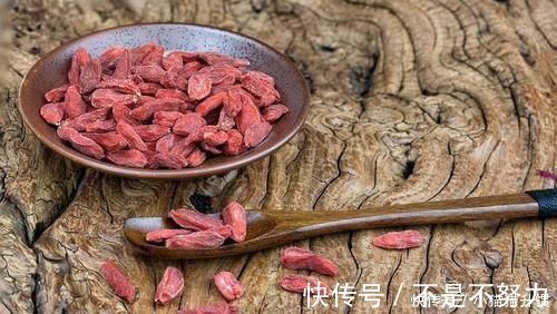 补气|黄芪和它天生一对,一起泡水喝,排毒降火,肝会对你感激涕零