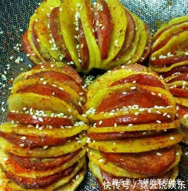 红肠|土豆别再做煎饼了,教你新吃法,咸香好吃,一顿10个土豆不够吃