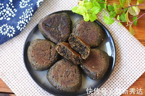 面团|年后早餐，老公爱上了它！平底锅一烙10分钟上桌，好吃还顶饱!