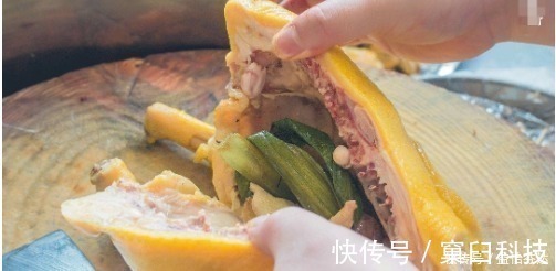 爽脆|白切鸡，不只是放姜葱，少了它，鸡皮根本不会变黄