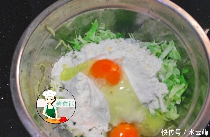 小朋友|包菜别只会清炒了,用来做早餐饼,10分钟就搞定,比包子馒头还香