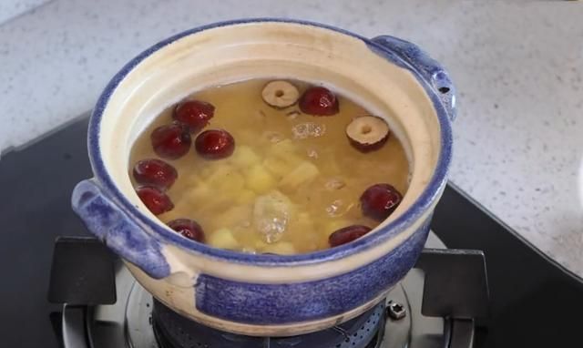 正月,多给家人喝这汤,做法简单,香甜可口又营养,比牛羊汤好喝