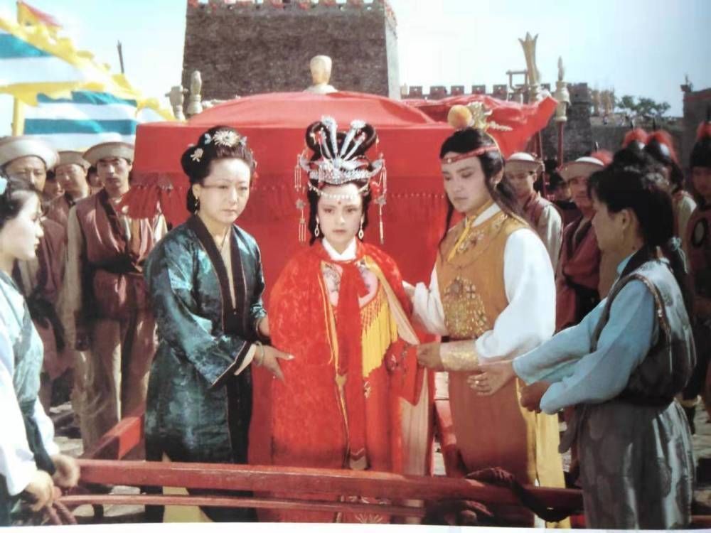 南安太妃!那个替儿子选妃的女人,才是红楼梦中最自私的母亲