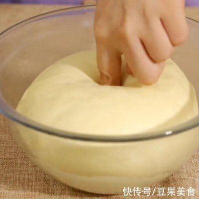 口感|蓬松爆浆！口感绝对惊艳的日式冰奶酪面包