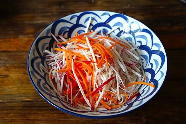 天冷了,盒子包这馅比韭菜盒子还要好吃,学会了自己在家就能做