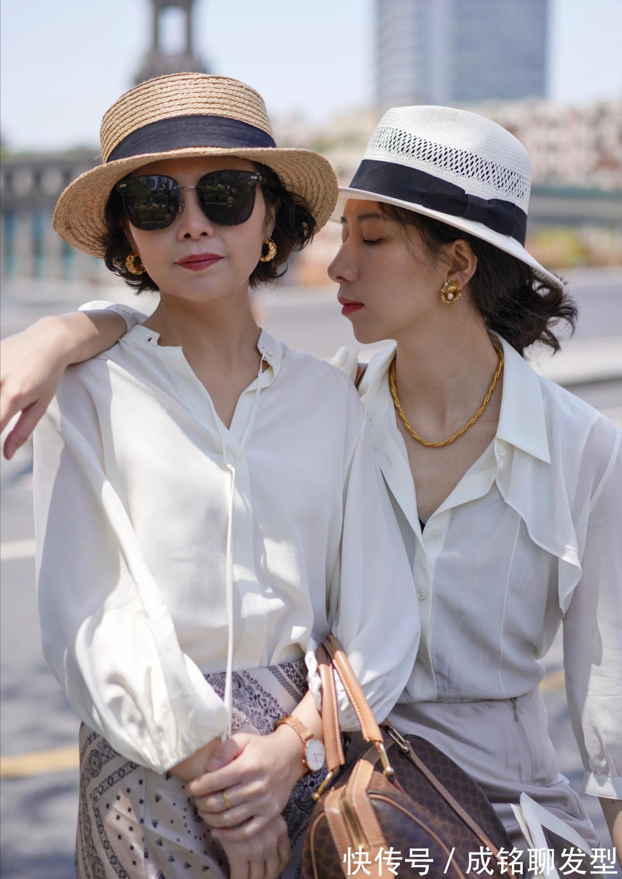 女儿|年过半百也美得耀眼!这位阿姨的穿搭值得学习,和女儿同框如姐妹