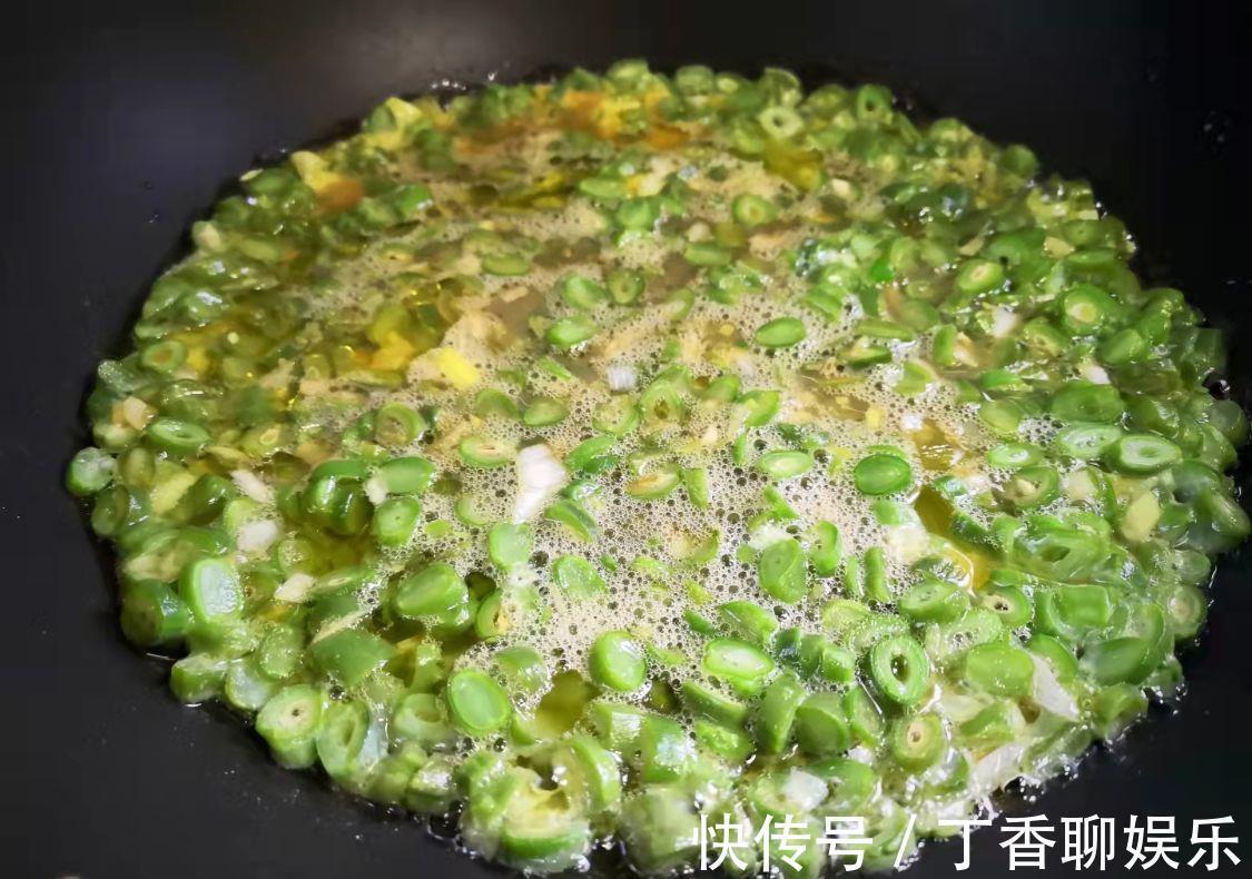 秋天|秋天,鸡蛋配它一起炒,鲜上加鲜,孩子多吃长身体,营养又实惠!