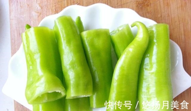 一道简单易做的虎皮尖椒，深受大伙的喜爱，你了解吗！