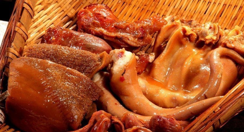 卤菜|不管卤啥肉,只用八角是“外行”多放2种料,软烂鲜香,还入味