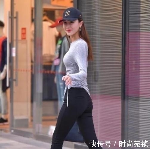 时尚 自信又时尚的小姐姐,打底裤的作用不容忽视,你是否感觉到了呢