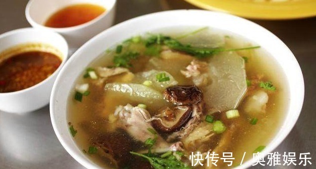 孕妈|怀孕期间,孕妈晚饭尽量少吃4种食物,胎宝宝可能会感觉不舒服