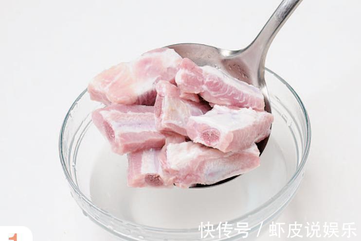 晚餐来份蒜香口味的排骨,下饭下酒,回味悠长