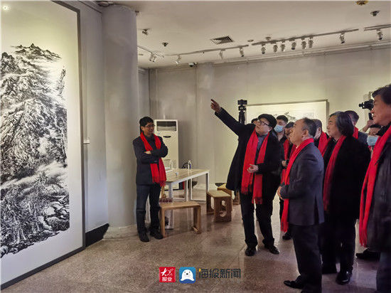 “千毫象外”穆家善焦墨画学术邀请展”潍坊开展 现场捐赠书画作品