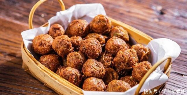 炸萝卜丸子,加面粉还是淀粉大厨都不对,加这2样,酥脆可口!