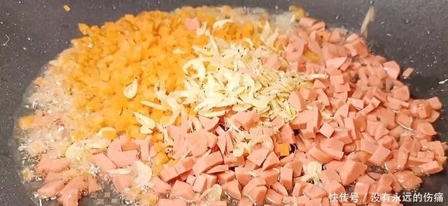 鸡蛋很火的新吃法,饭店1份38,在家做仅需6元钱,出锅就抢光