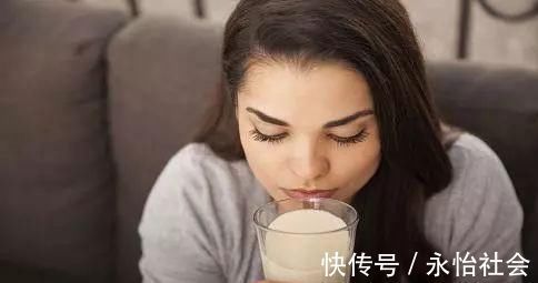 野果|农村一野果是失眠的“克星”, 晚上喝水泡几粒, 一觉睡到自然醒